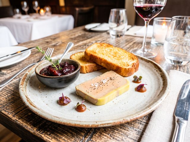 Les Saisons Foie gras de canard — Chutney de figues - brioche toastée