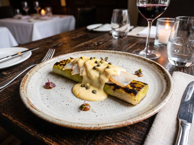 Les Saisons Poireau grillé - Haddock fumé — Sabayon au citron confit et câpres