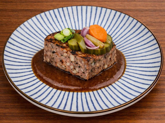 Les Saisons Terrine de campagne maison, pickles de légumes Homemade country terrine with pickled vegetables